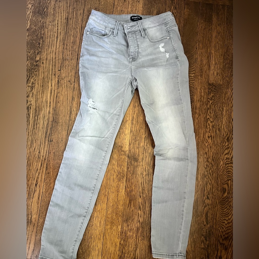 Bebe hourglass skinny jeans size 27